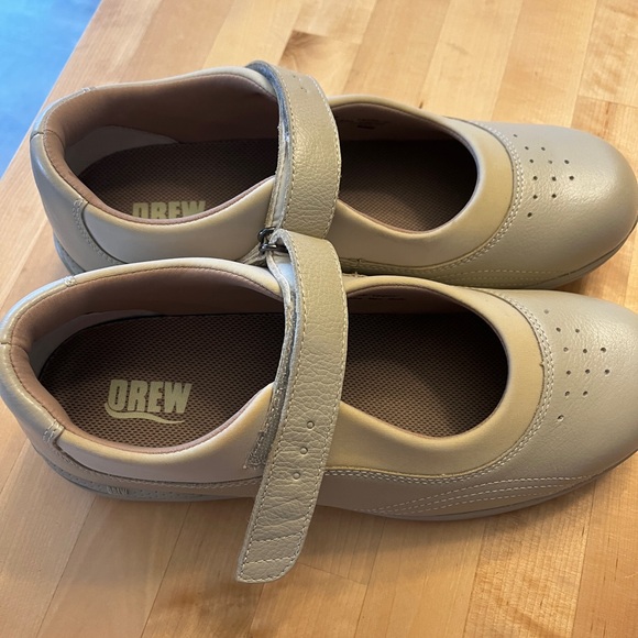 DREW Women's Cream Mary Jane “Rose” Flats - Picture 5 of 15